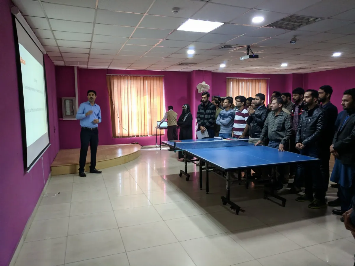 Knowledge sharing & ping-pong breaks